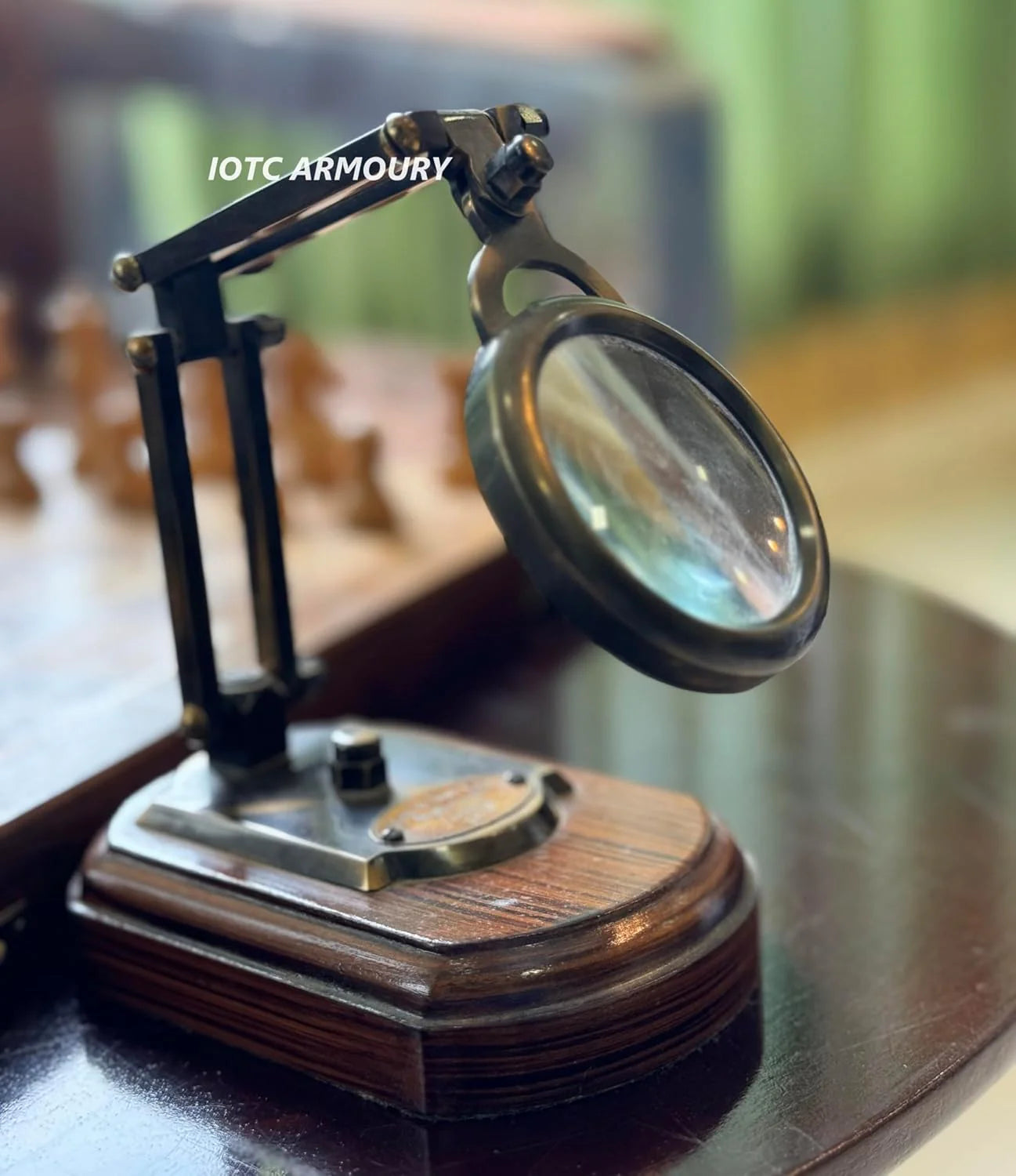 Why Antique Brass is the Superlative Choice for Magnifying Magnifiers